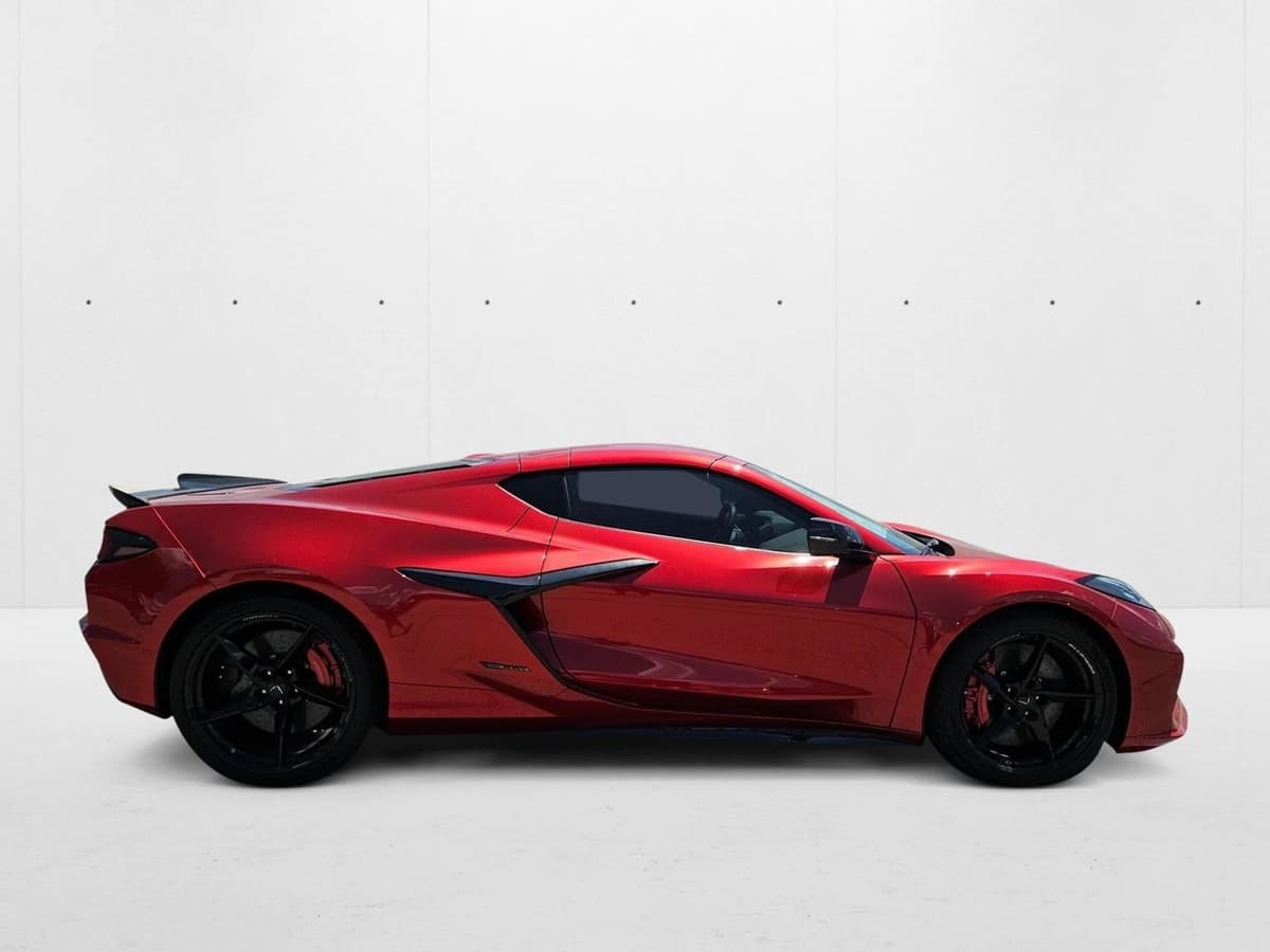 2025 Chevrolet Corvette E-Ray - Image 4