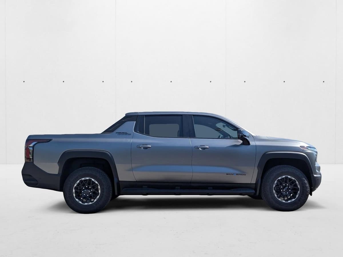 2026 Chevrolet Silverado EV - Image 4