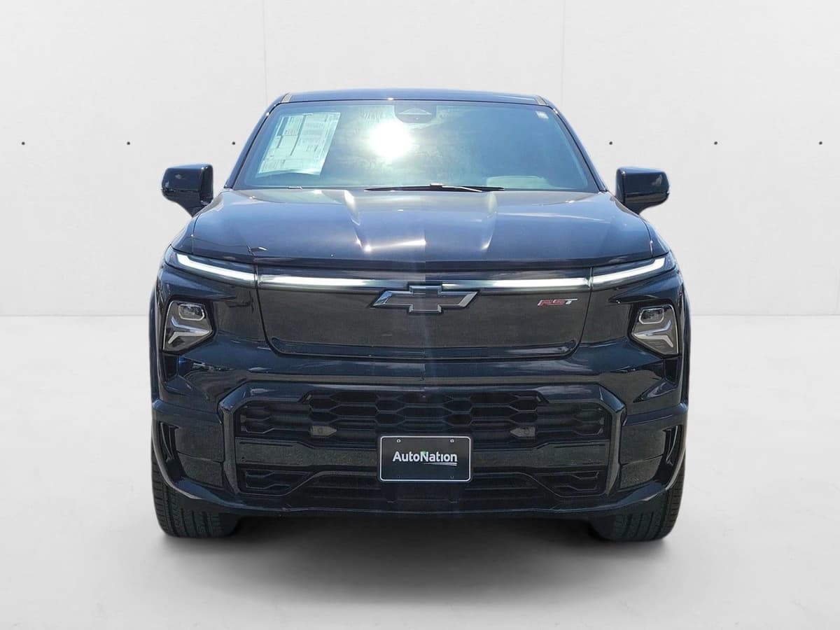 2024 Chevrolet Silverado EV - Image 2