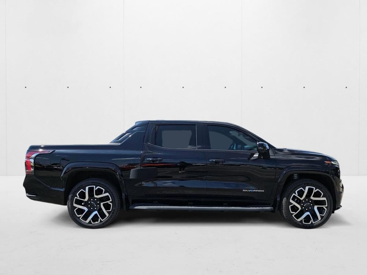2024 Chevrolet Silverado EV - Image 4