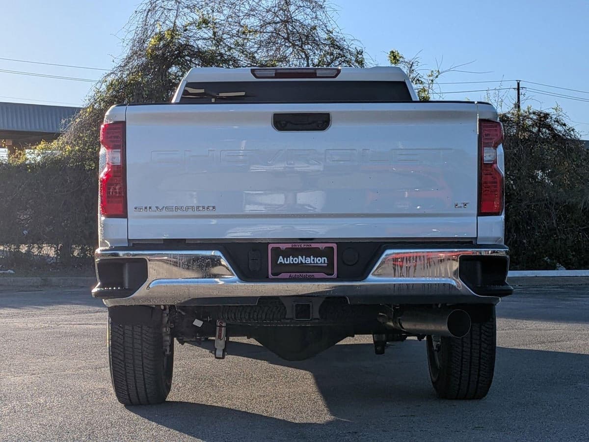 2026 Chevrolet Silverado 2500 HD - Image 5