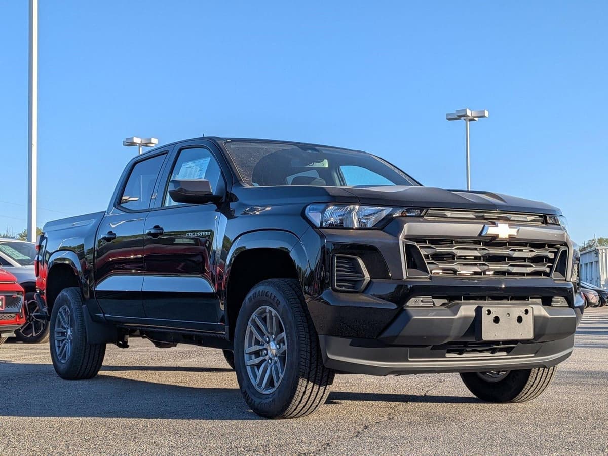 2026 Chevrolet Colorado - Image 2