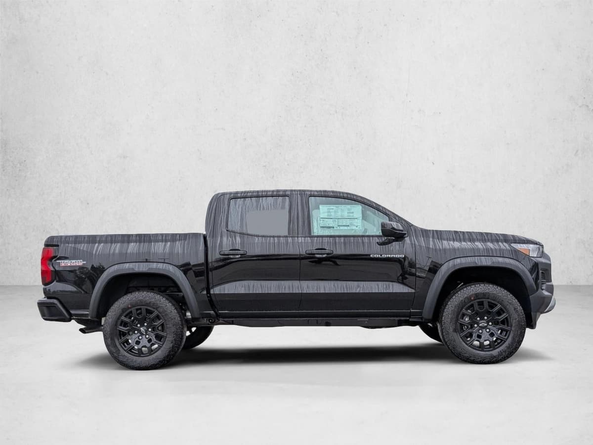 2026 Chevrolet Colorado - Image 4