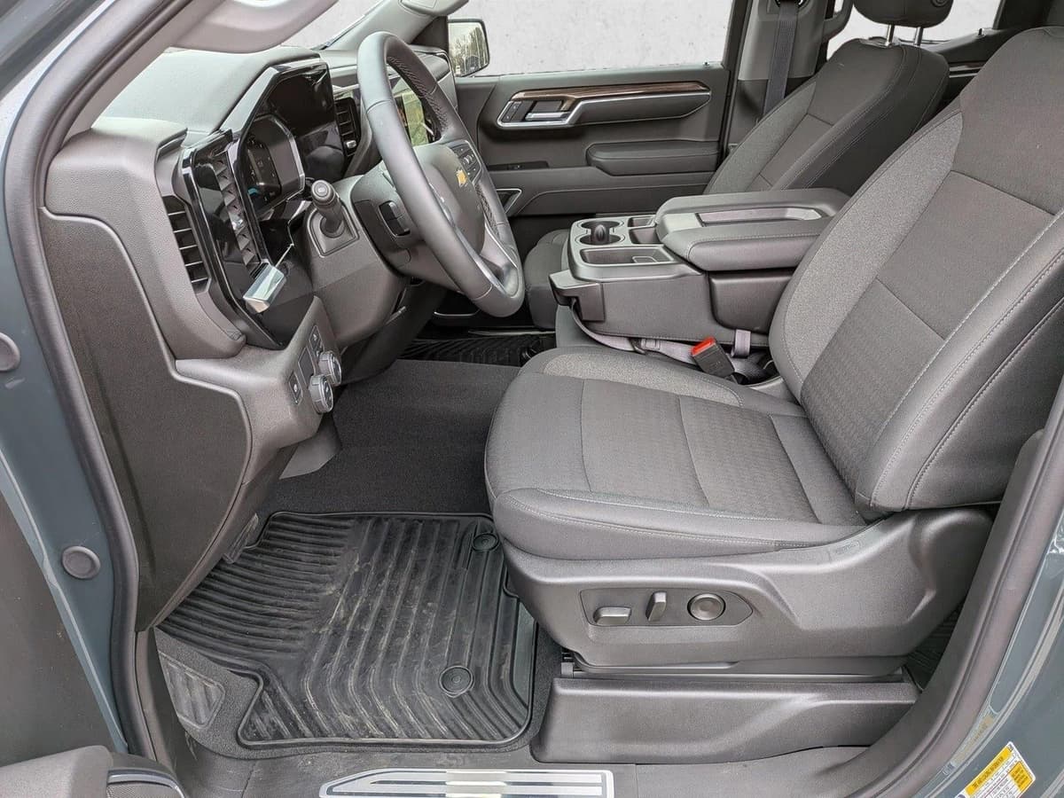 2026 Chevrolet Silverado 1500 - Image 15