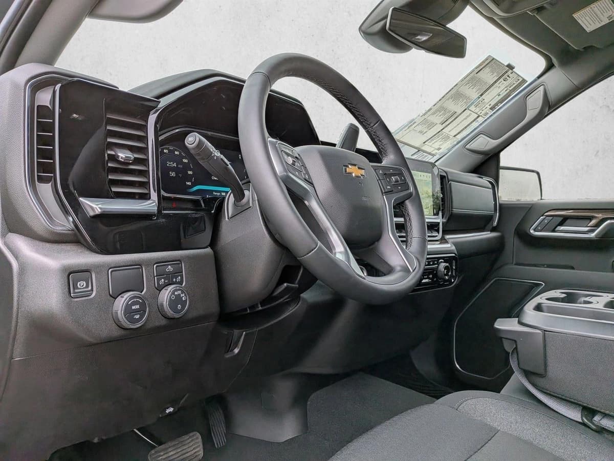 2026 Chevrolet Silverado 1500 - Image 9