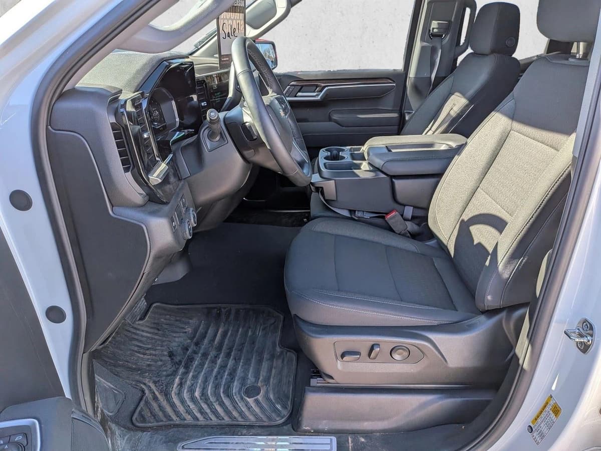 2025 Chevrolet Silverado 1500 - Image 16