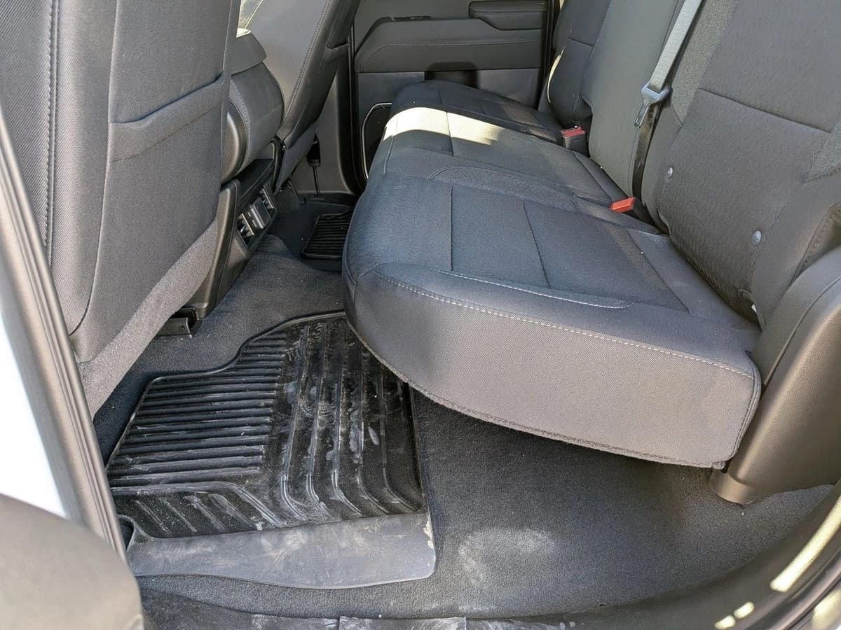 2025 Chevrolet Silverado 1500 - Image 17