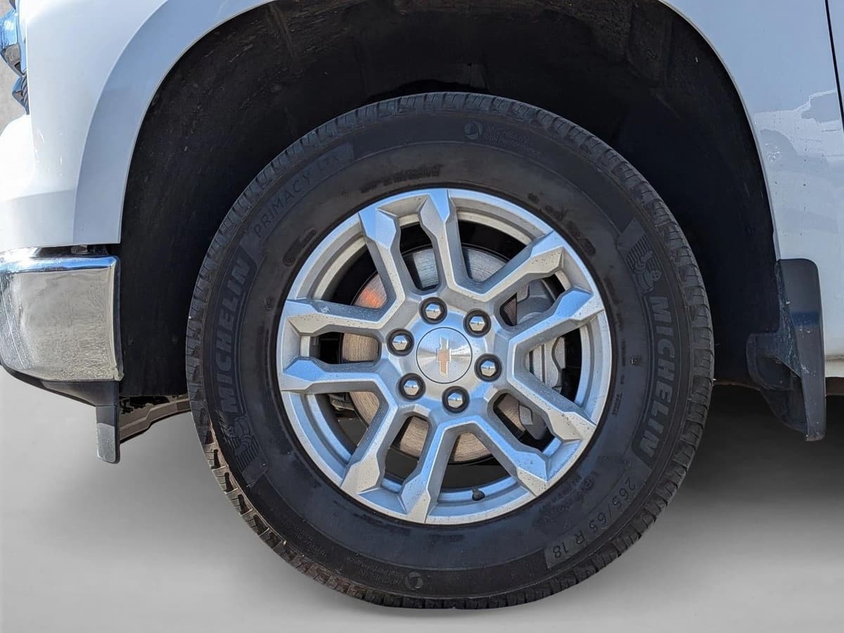 2025 Chevrolet Silverado 1500 - Image 18