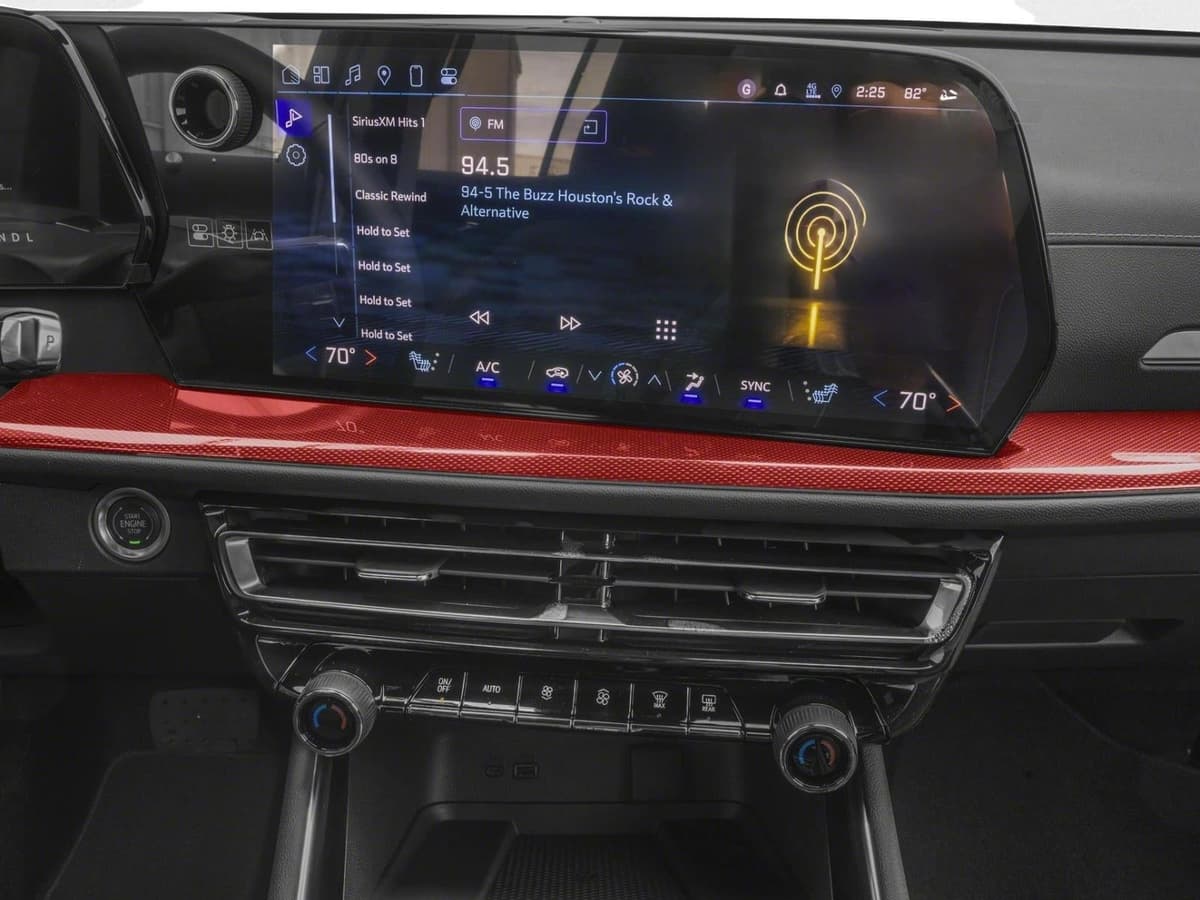 2026 Chevrolet Traverse - Image 7