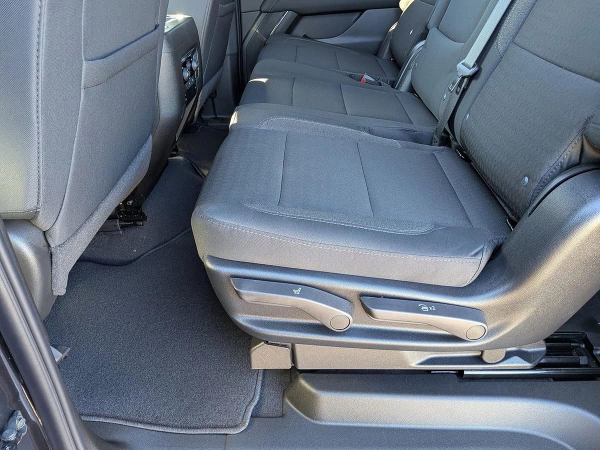 2026 Chevrolet Suburban - Image 16