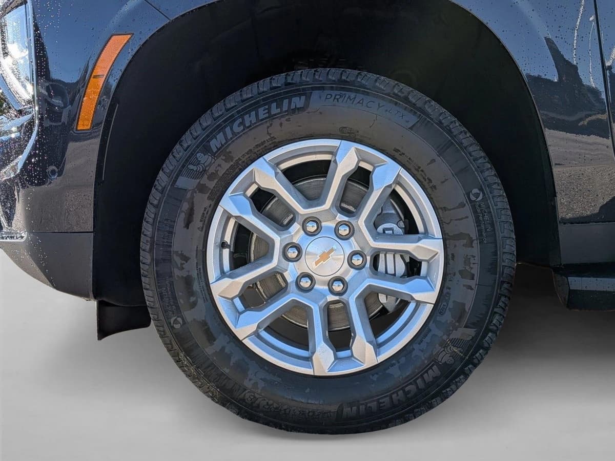 2026 Chevrolet Suburban - Image 18