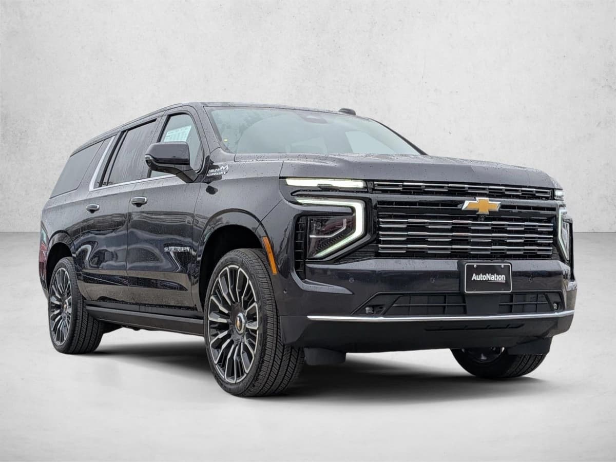 2026 Chevrolet Suburban - Image 3