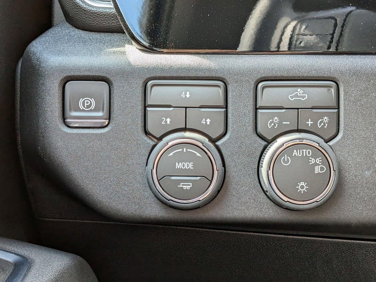 2026 Chevrolet Silverado 2500 HD - Image 14