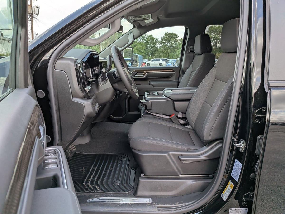 2026 Chevrolet Silverado 2500 HD - Image 15