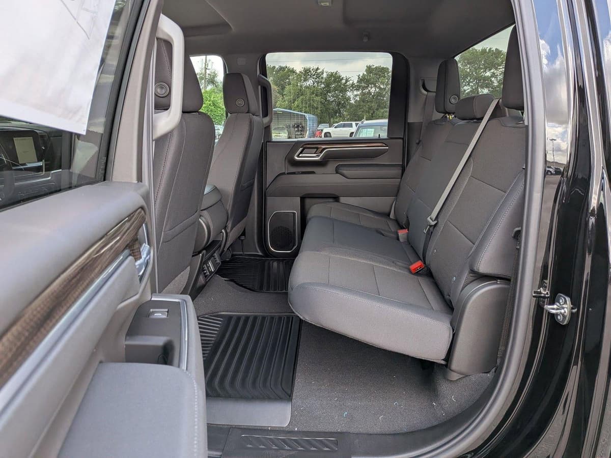 2026 Chevrolet Silverado 2500 HD - Image 16