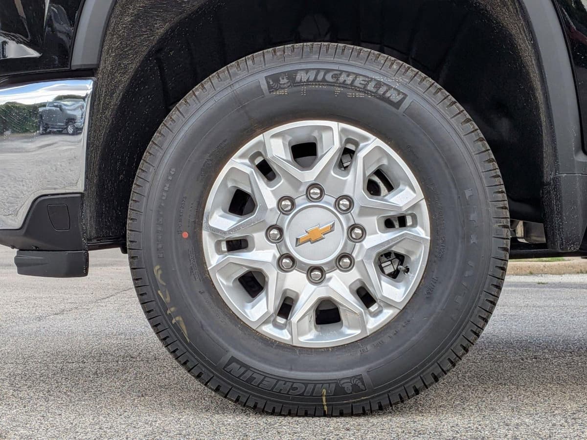 2026 Chevrolet Silverado 2500 HD - Image 18