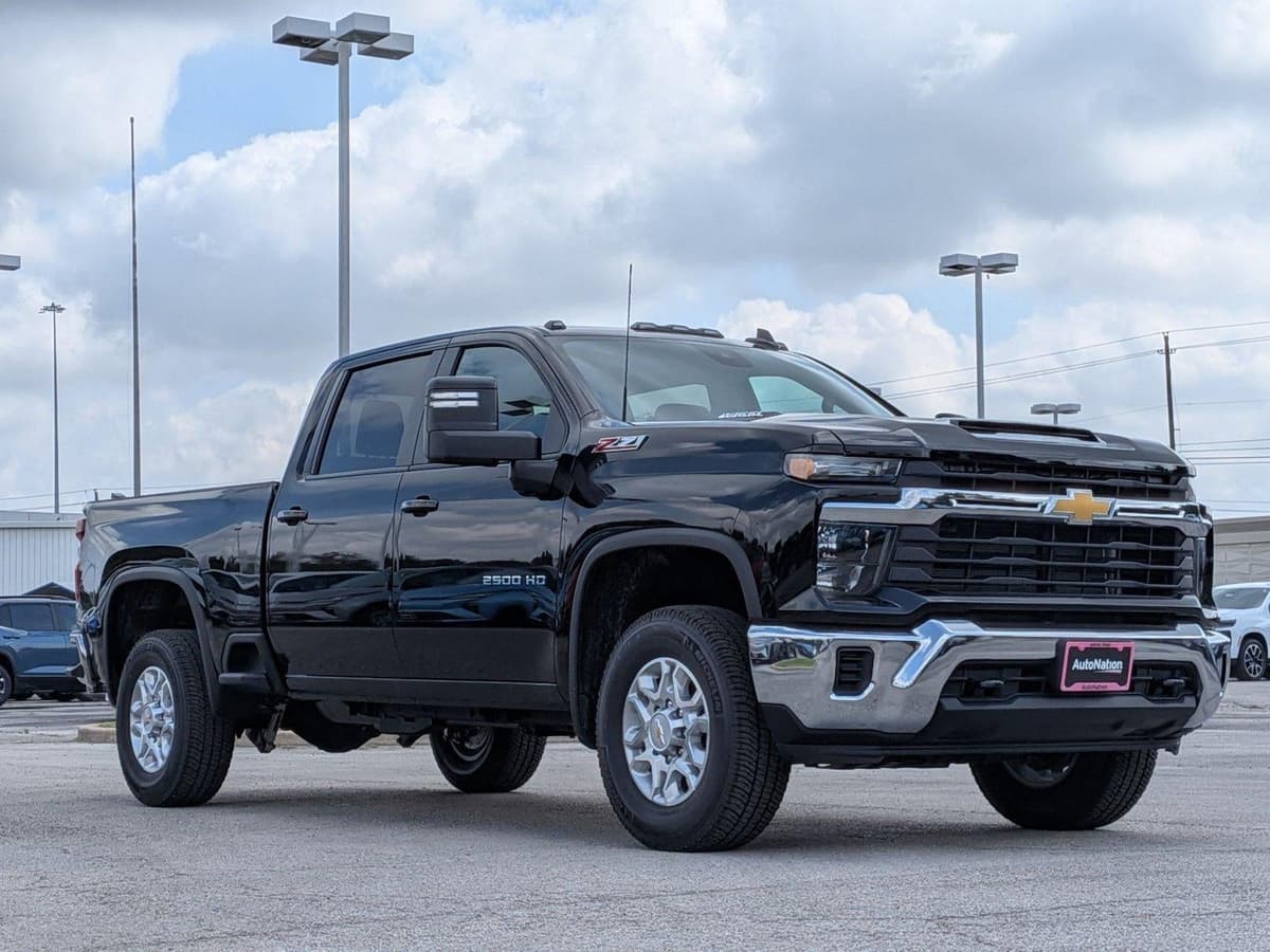 2026 Chevrolet Silverado 2500 HD - Image 3
