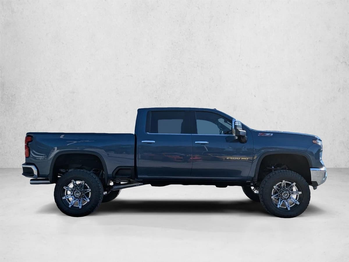 2025 Chevrolet Silverado 2500 HD - Image 4