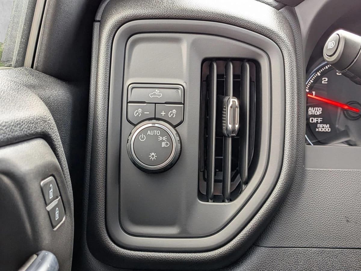 2026 Chevrolet Silverado 1500 - Image 14