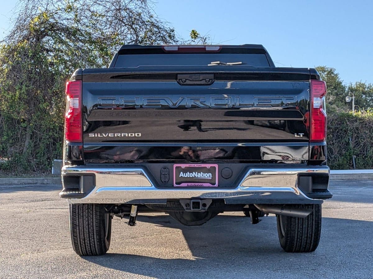 2026 Chevrolet Silverado 1500 - Image 5