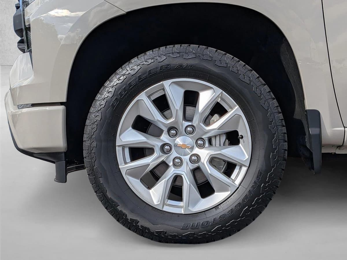 2026 Chevrolet Silverado 1500 - Image 18