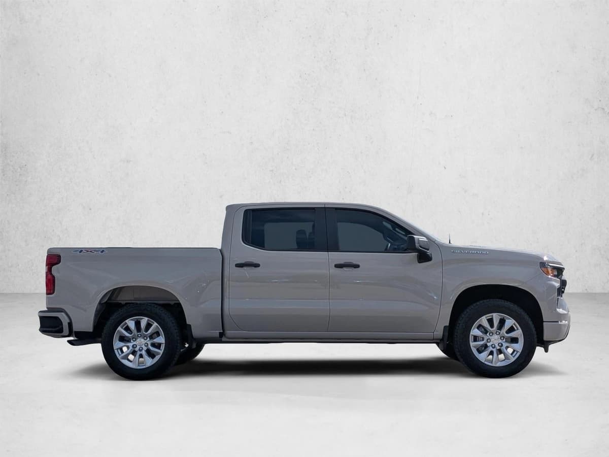 2026 Chevrolet Silverado 1500 - Image 4