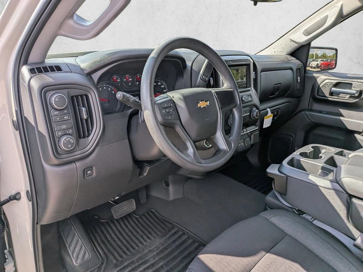 2026 Chevrolet Silverado 1500 - Image 9