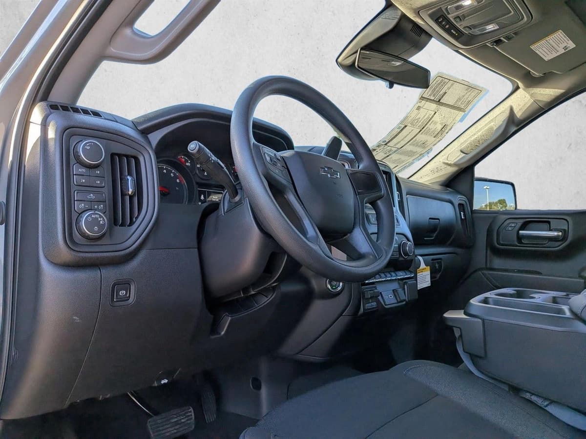 2026 Chevrolet Silverado 1500 - Image 9