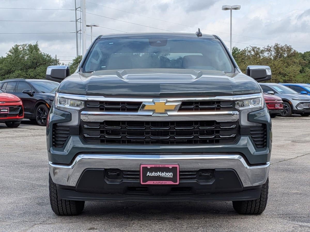 2026 Chevrolet Silverado 1500 - Image 2