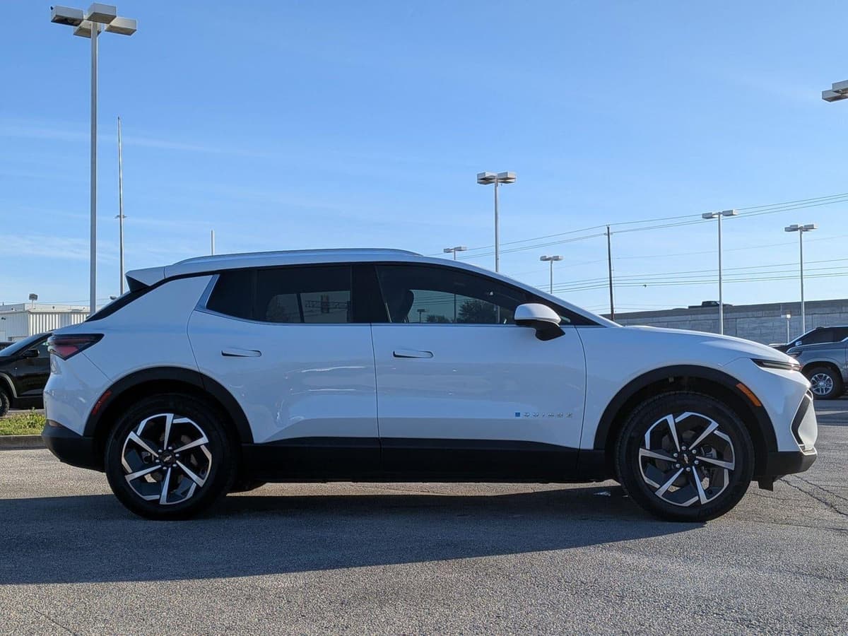 2026 Chevrolet Equinox EV - Image 4