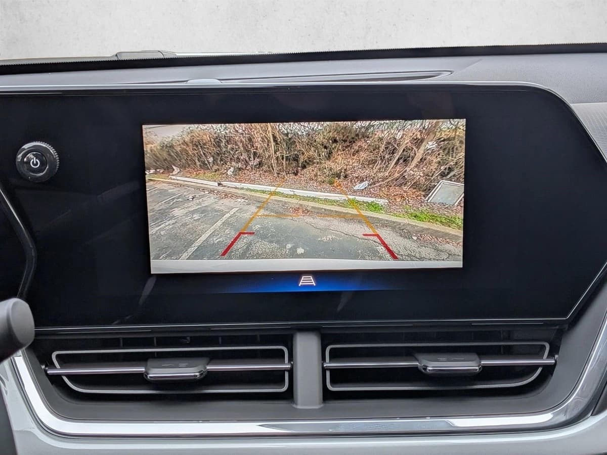 2026 Chevrolet Trax - Image 12