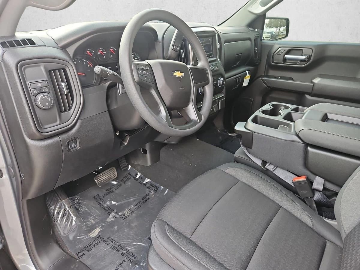 2026 Chevrolet Silverado 1500 - Image 3