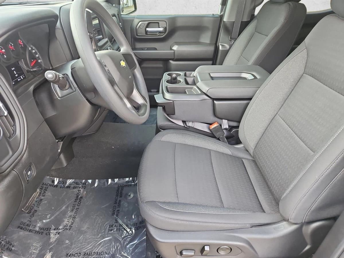 2026 Chevrolet Silverado 1500 - Image 4