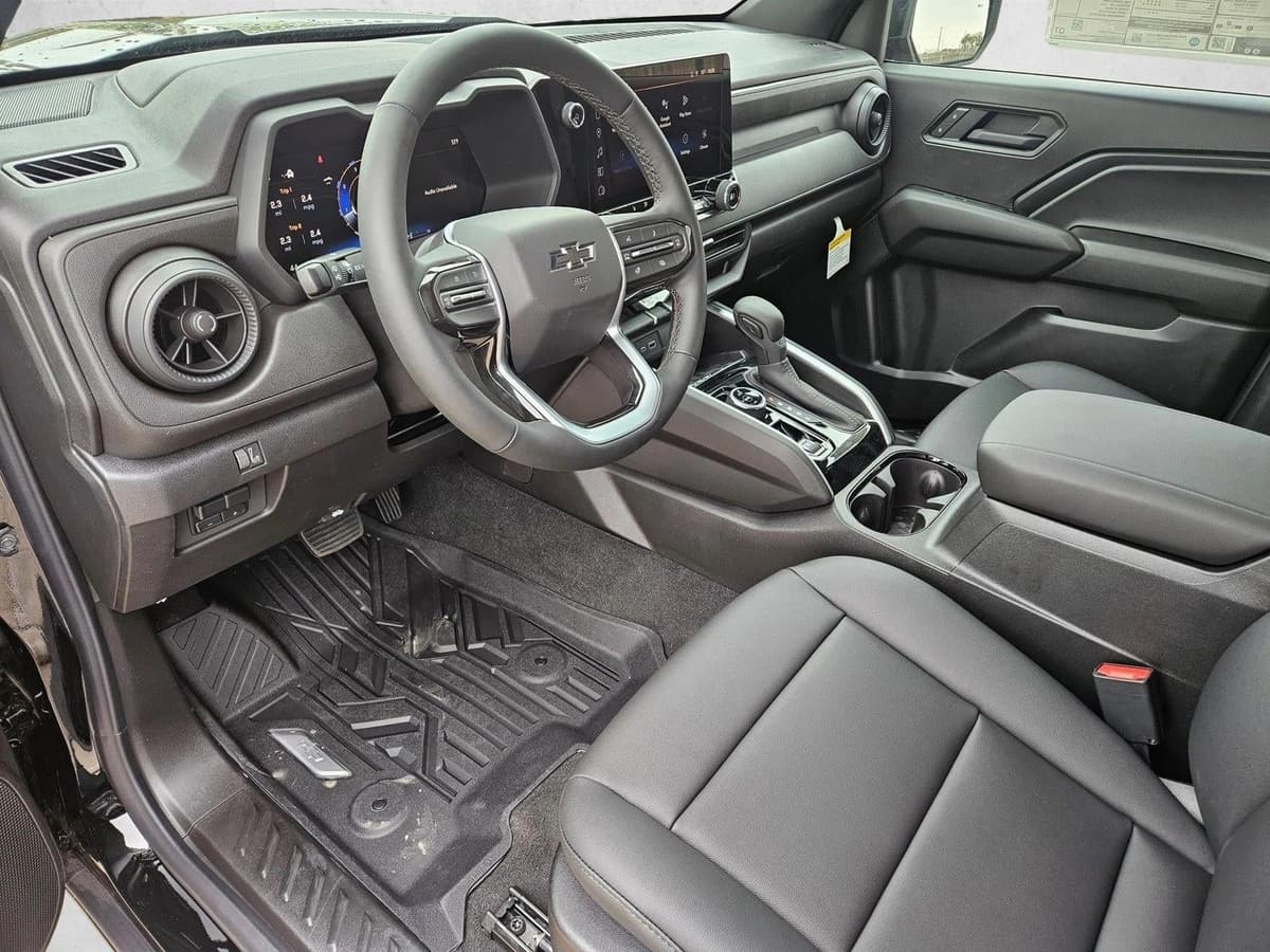 2026 Chevrolet Colorado - Image 3