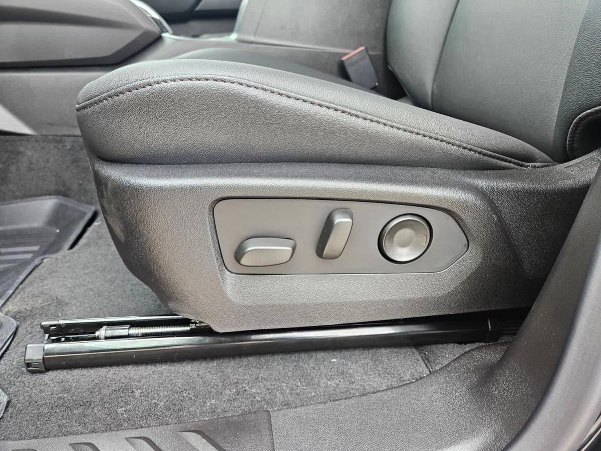 2026 Chevrolet Colorado - Image 4