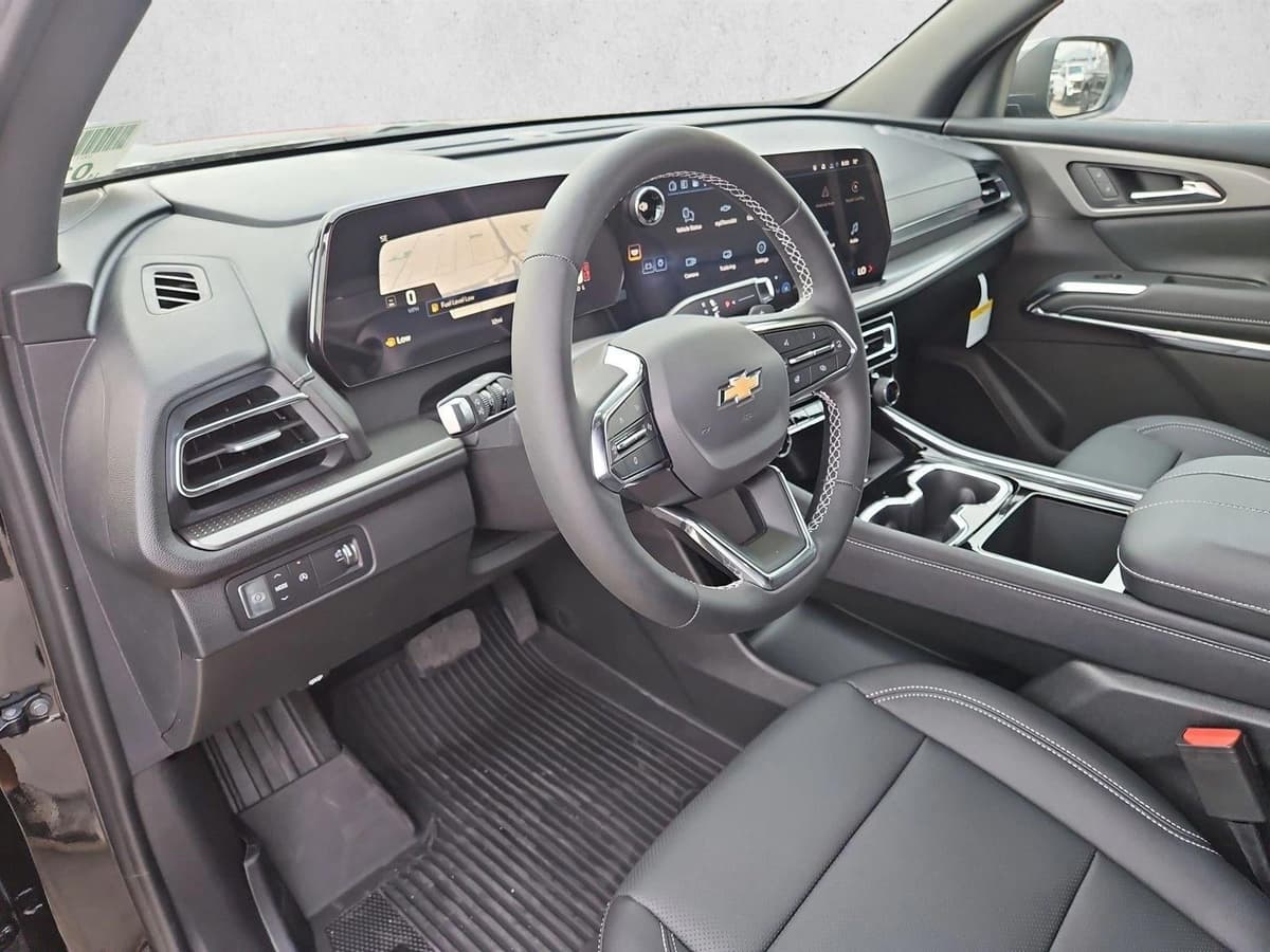 2026 Chevrolet Traverse - Image 3