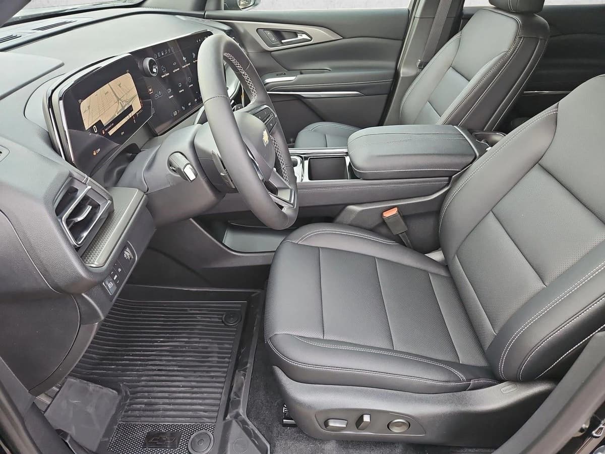 2026 Chevrolet Traverse - Image 4