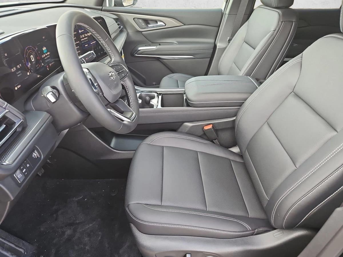 2026 Chevrolet Traverse - Image 4