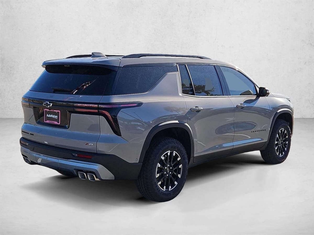 2026 Chevrolet Traverse - Image 2