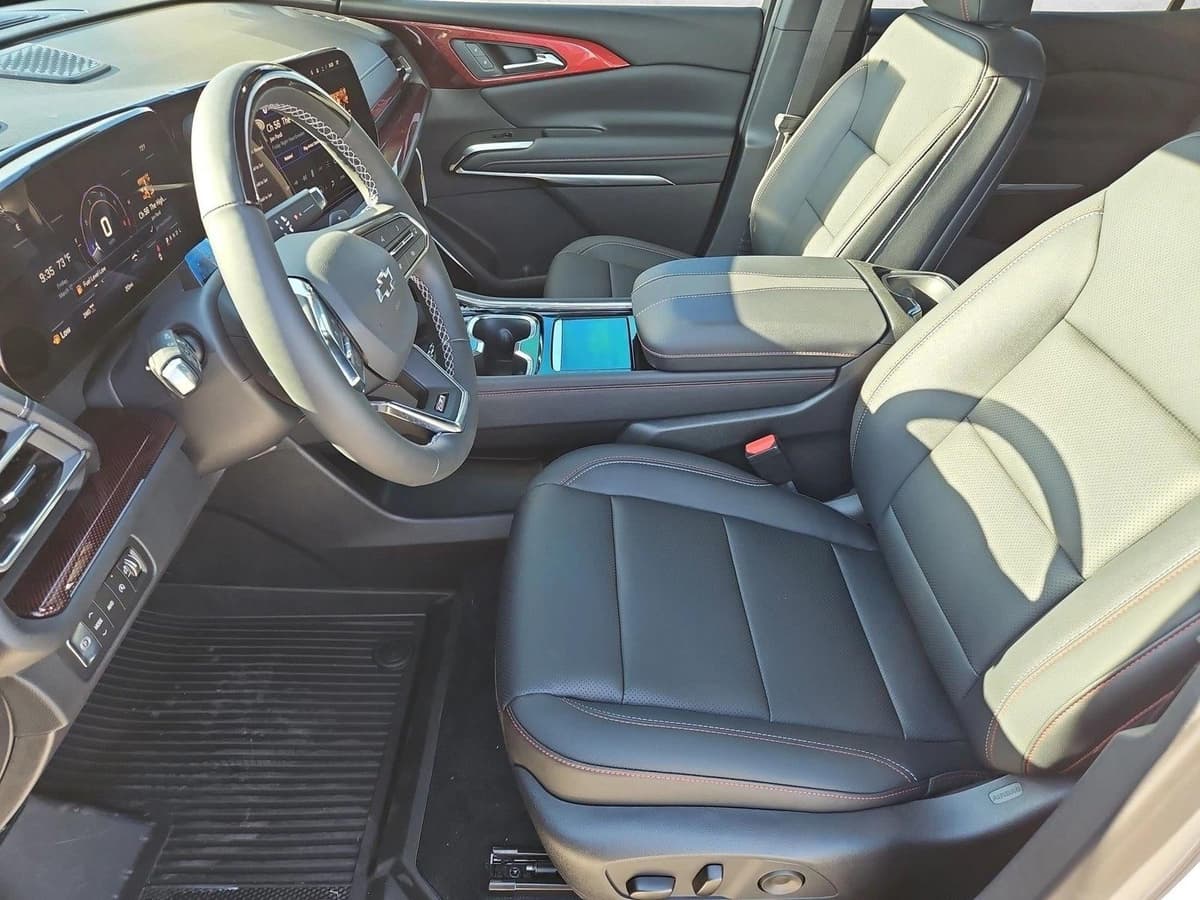 2026 Chevrolet Traverse - Image 4