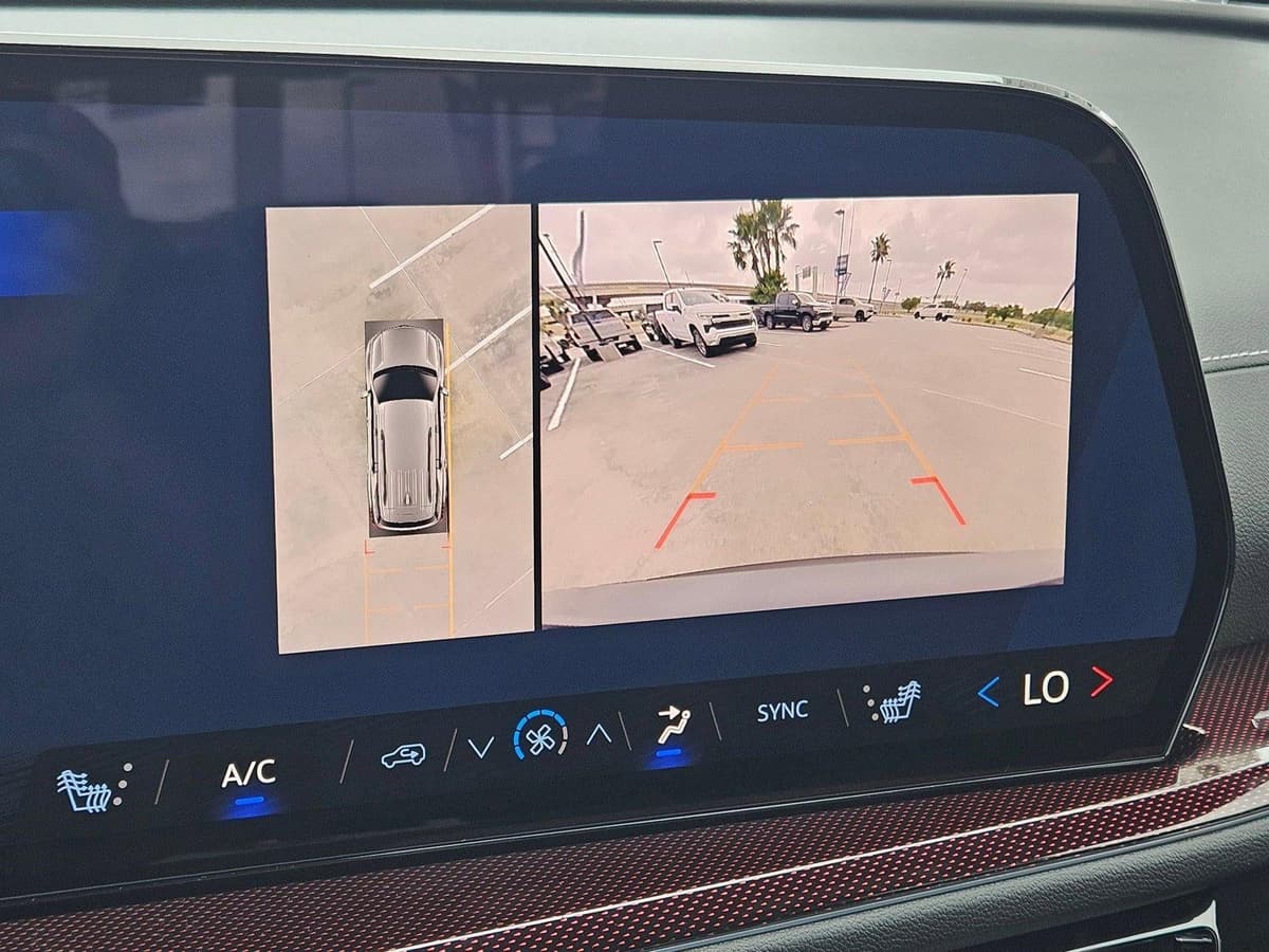 2026 Chevrolet Traverse - Image 13