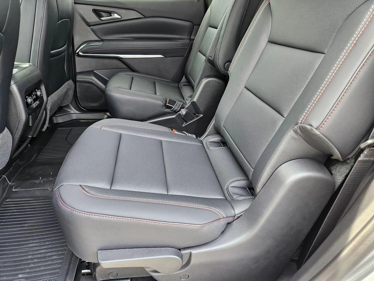 2026 Chevrolet Traverse - Image 16