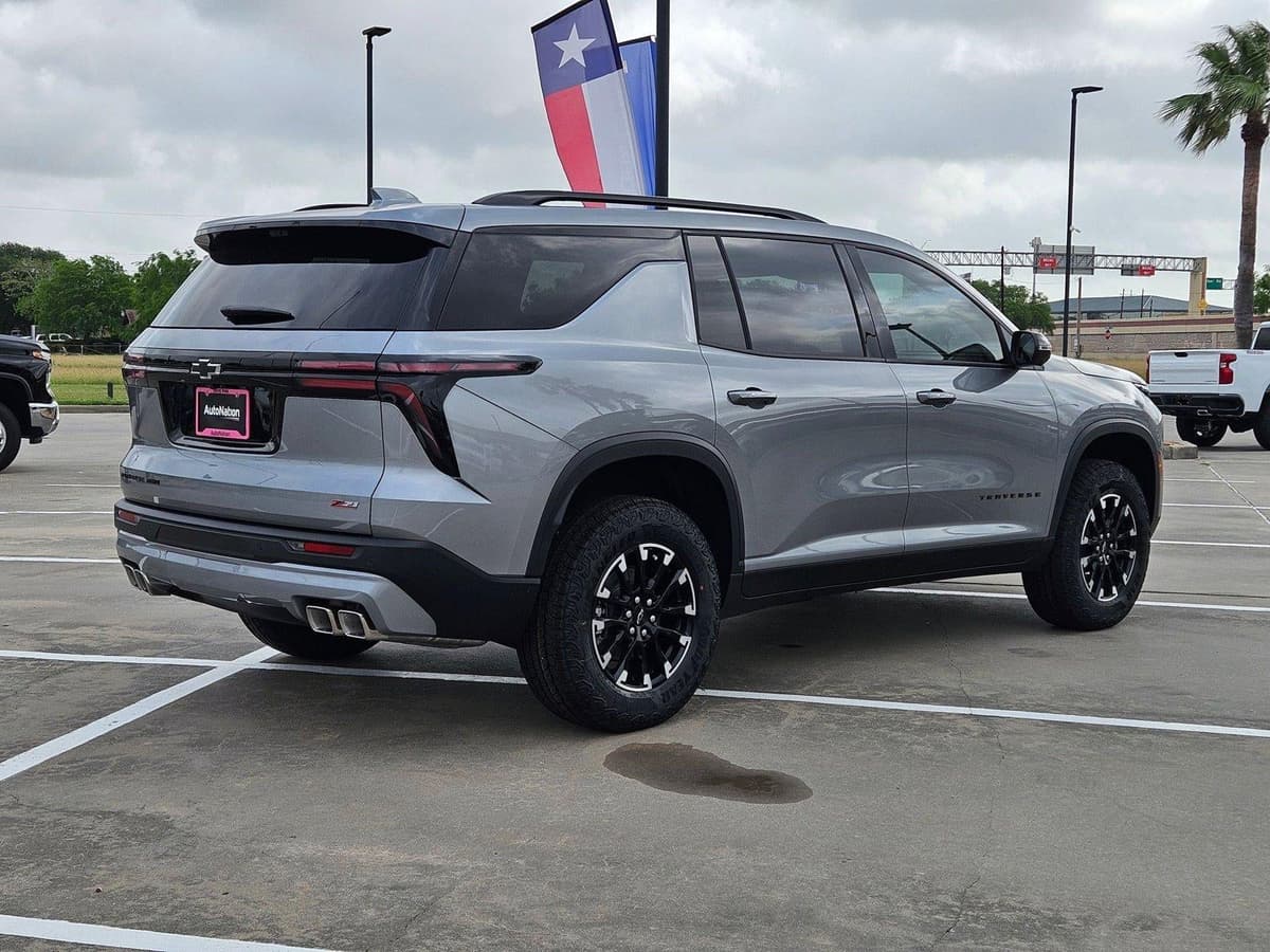 2026 Chevrolet Traverse - Image 2