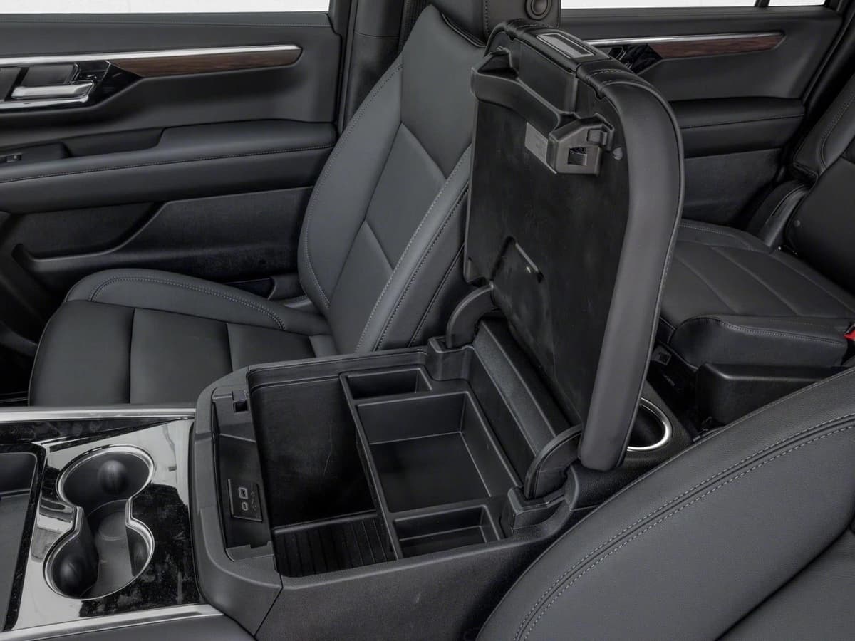 2026 Chevrolet Suburban - Image 10