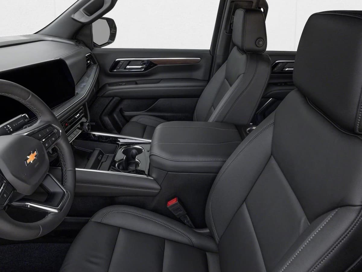 2026 Chevrolet Suburban - Image 6