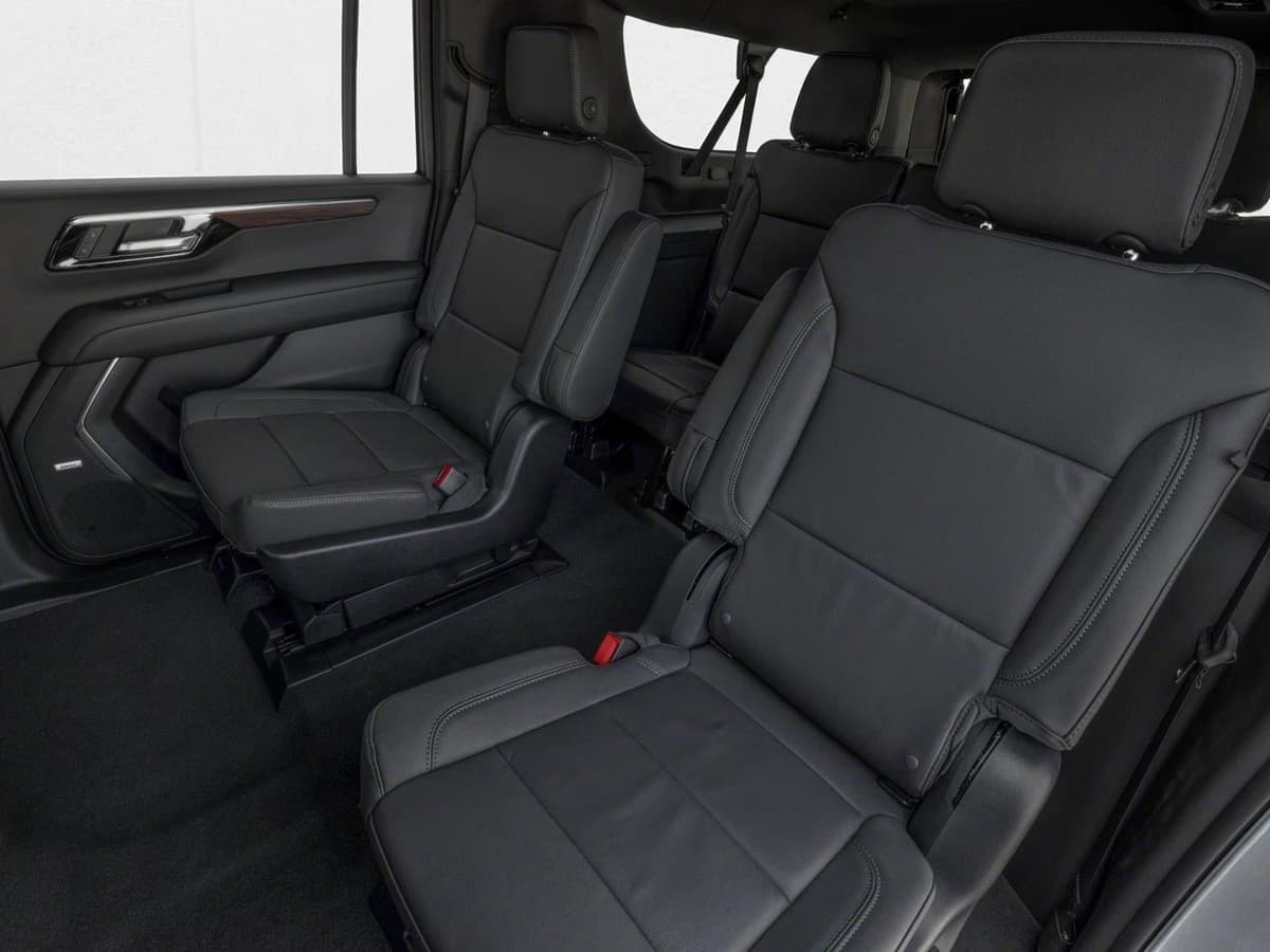 2026 Chevrolet Suburban - Image 9