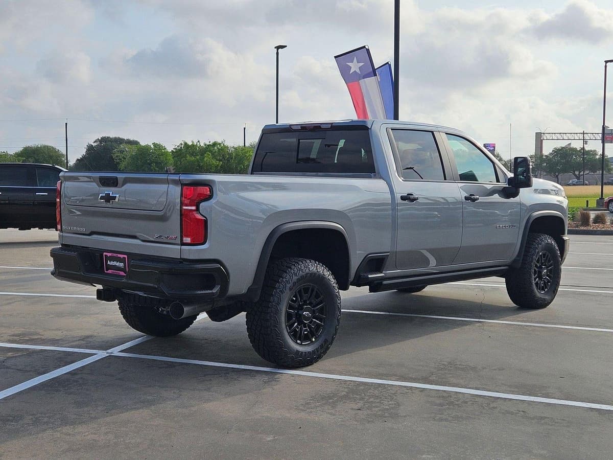 2026 Chevrolet Silverado 2500 HD - Image 2