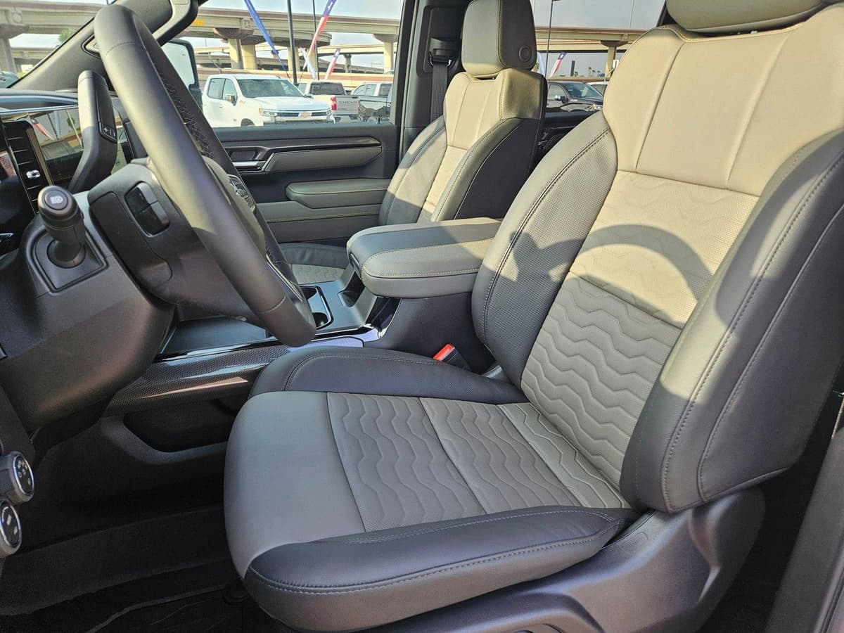 2026 Chevrolet Silverado 2500 HD - Image 4