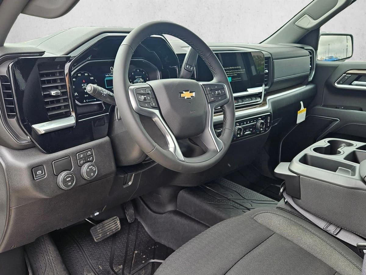 2026 Chevrolet Silverado 1500 - Image 3