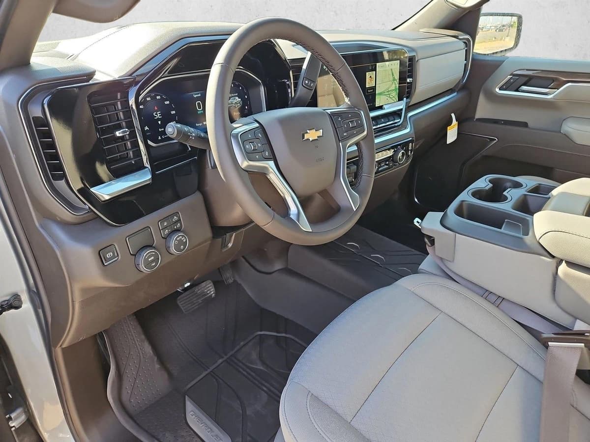 2026 Chevrolet Silverado 1500 - Image 3